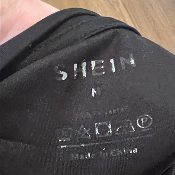 SHEIN Black Graphic Tee with Mona Lisa Print - Picture 6 of 6